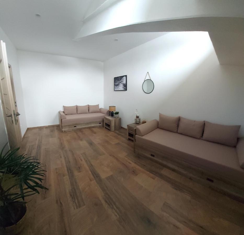 Chill N Grill Apartment เยเซนิค ภายนอก รูปภาพ